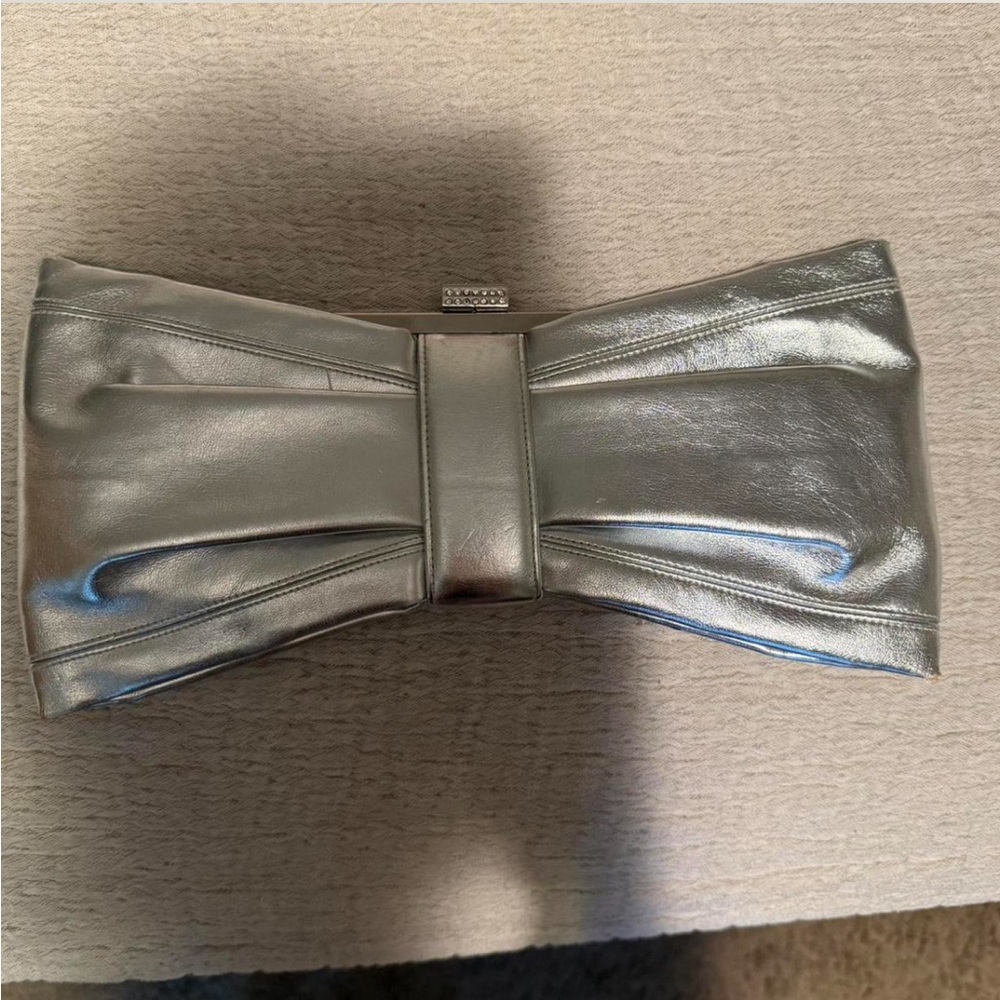 Silver Bow Clutch